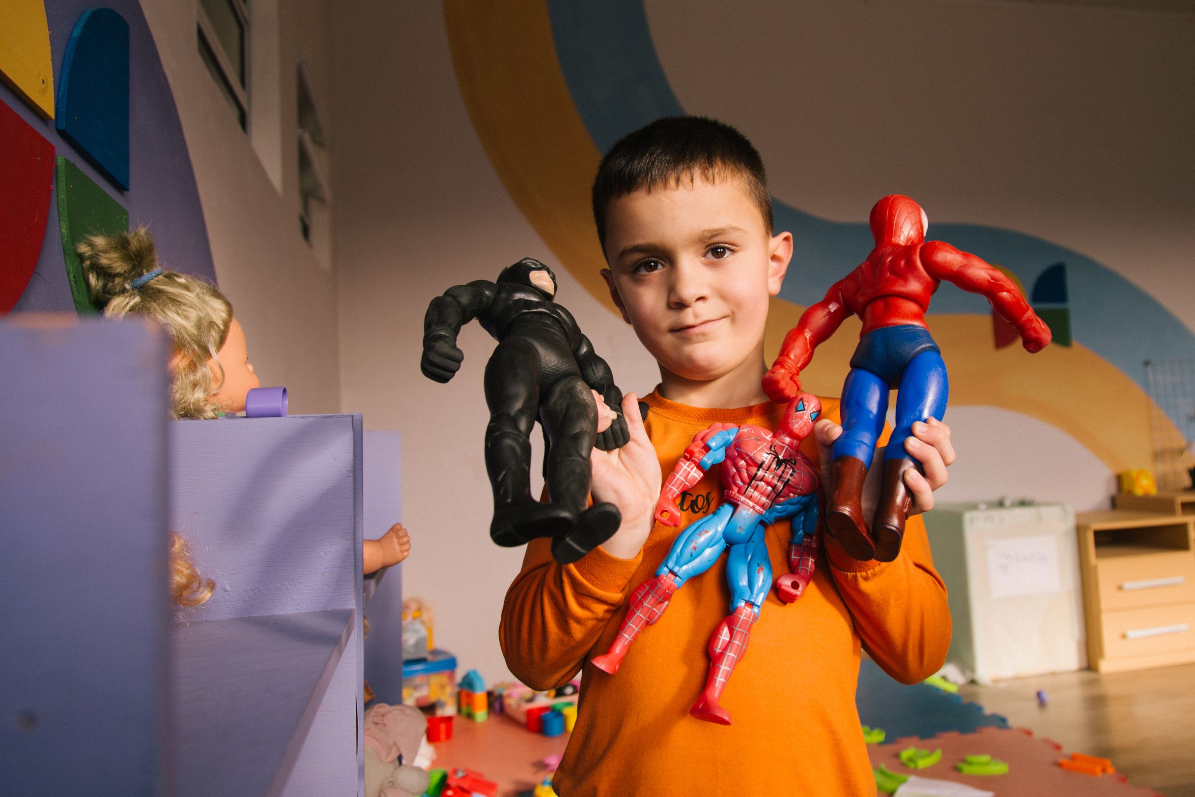 Aluno mostra seus brinquedos - Escola Bem Melhor